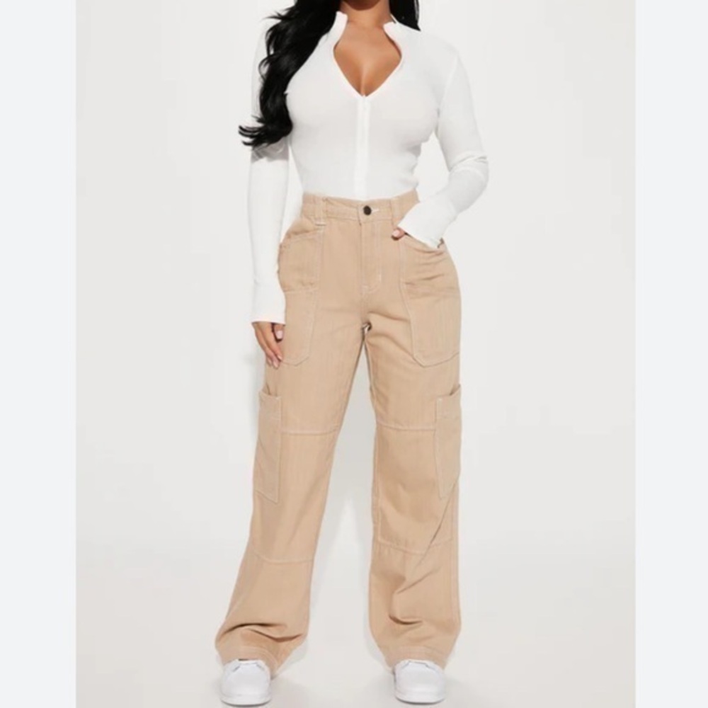 Fashion Nova Highrise Cotton Beige Straight Leg Cargo Pants